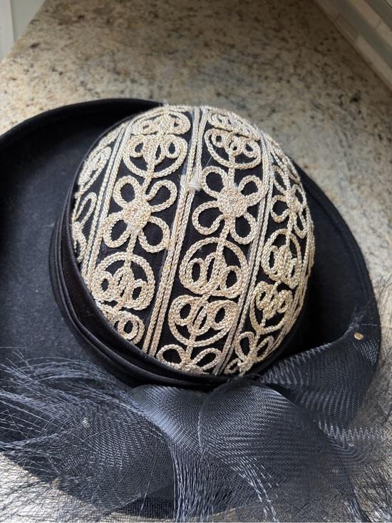 Vtg Whittall & Shon NYC  Wool Felt Derby Hat tulle beaded Old Stock Millinery